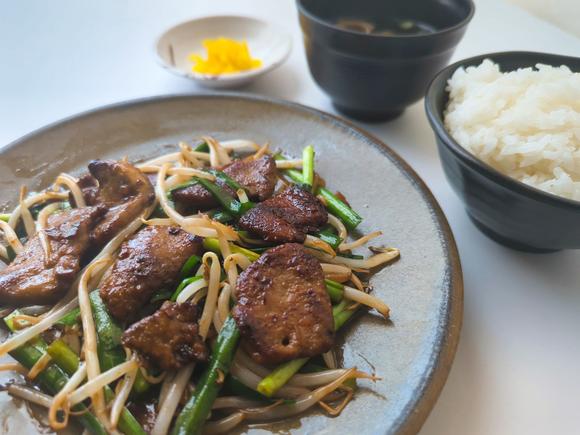 ガツンとレバニラ定食